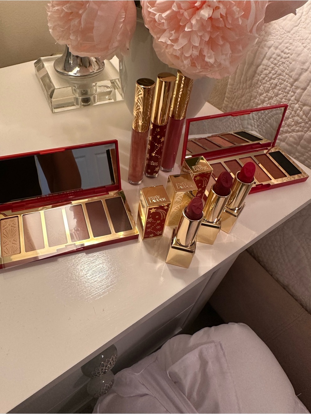 Estee Lauder Red Lipsticks & Gold-Trim Eyeshadow Palettes - amazing bundle !!!!